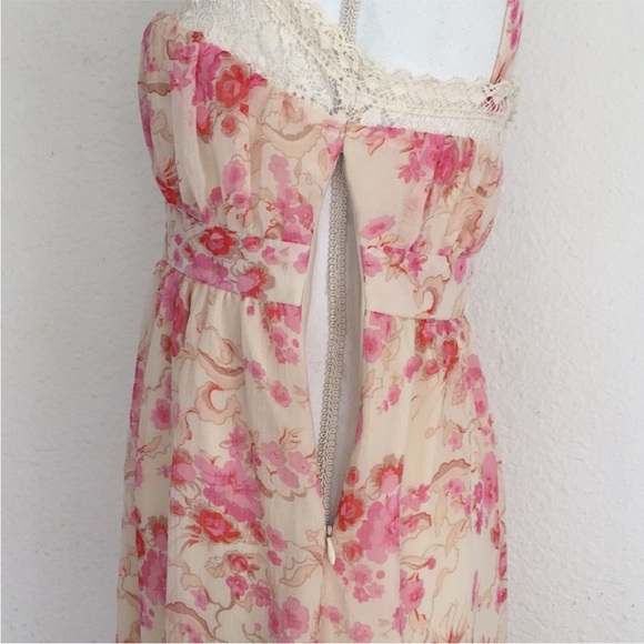 Kimchi Blue Floral Dress with Lace Trim - Picture 7 of 15